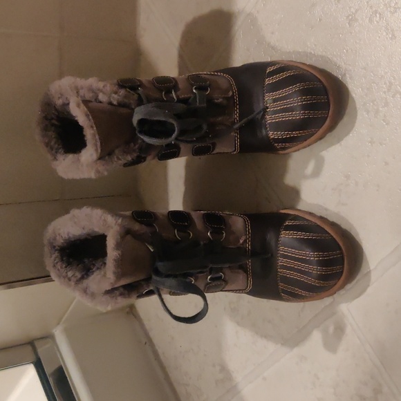 UGG Alasdair Wedge brown/tan Boots sz 9 - Picture 2 of 10